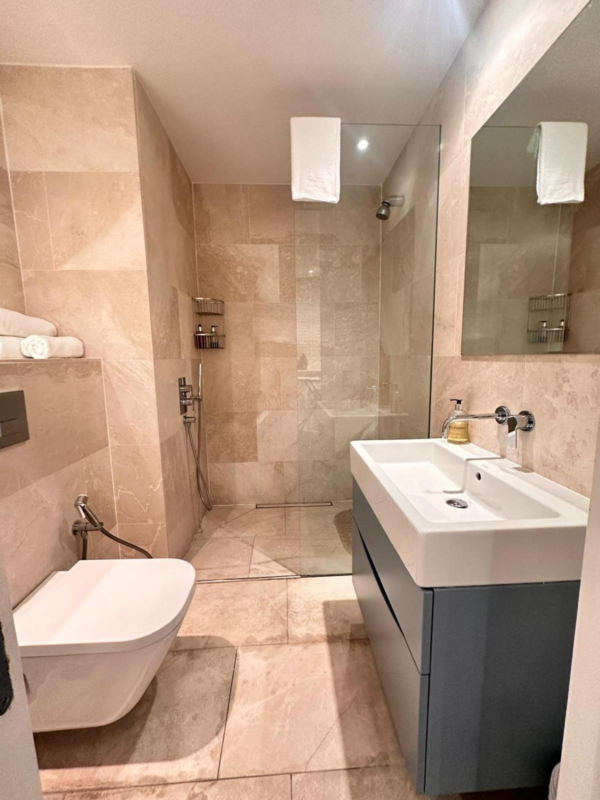 Spacious Central London Flat - 2Bhk Екстер'єр фото