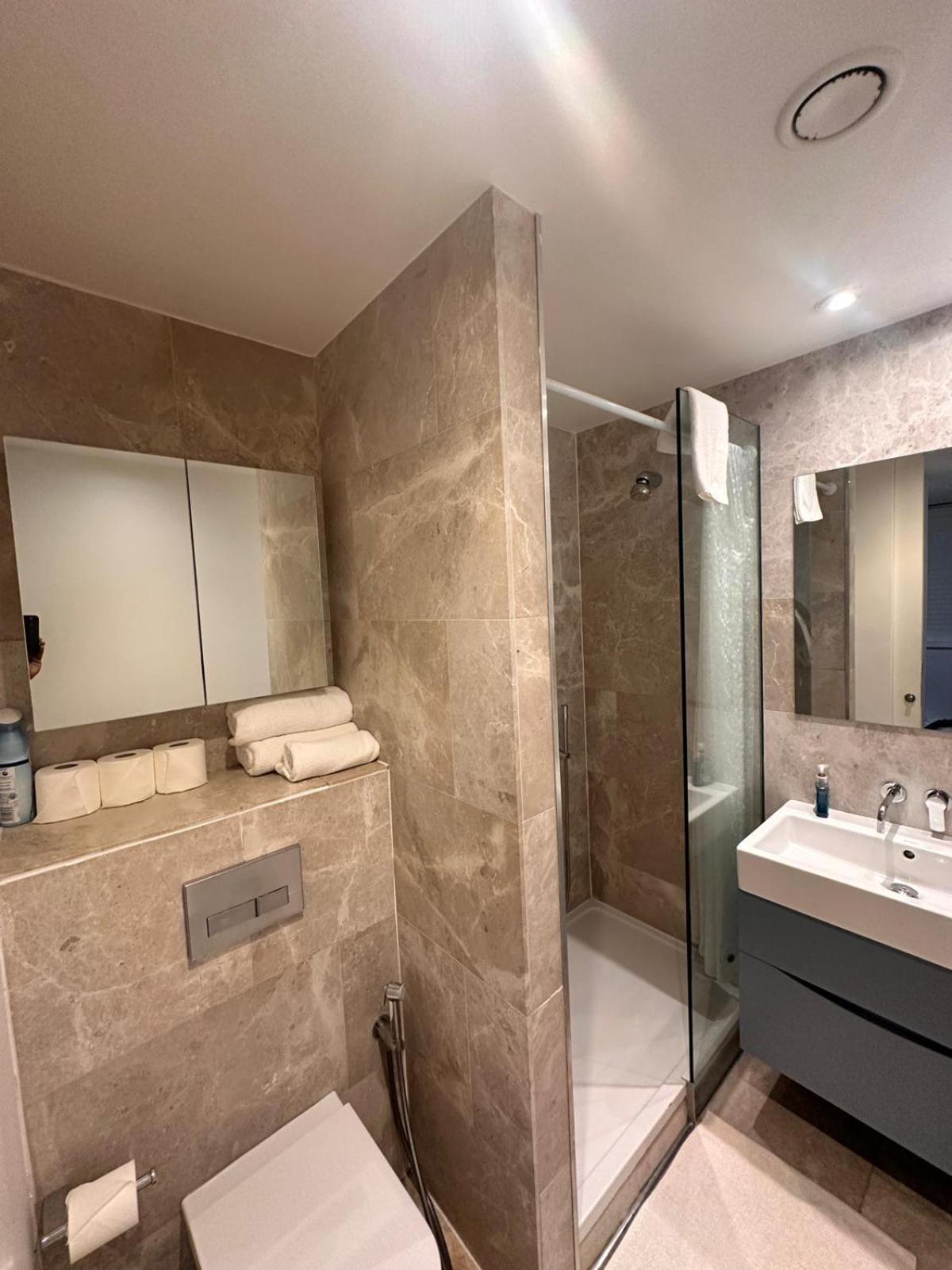 Spacious Central London Flat - 2Bhk Екстер'єр фото